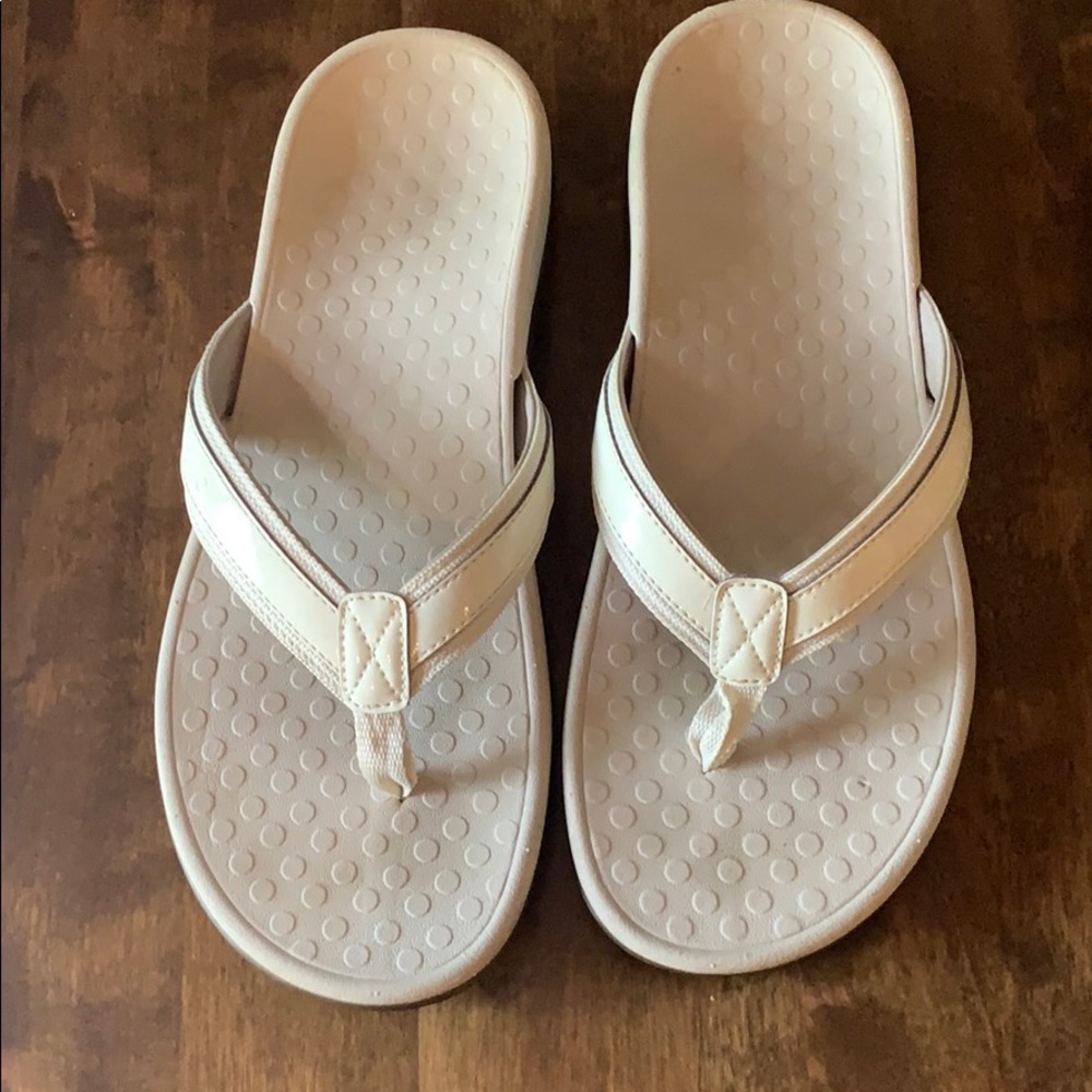 Vionic Flip Flops
